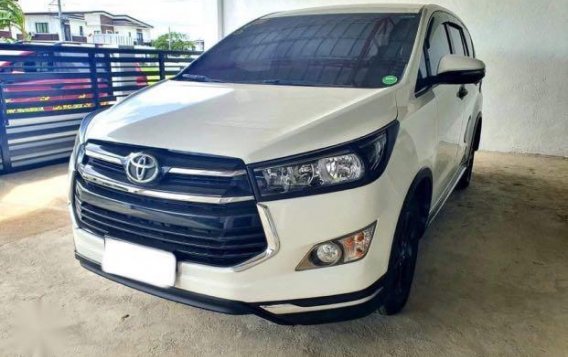 Selling Pearl White Toyota Innova 2018 in Santa Rosa-1