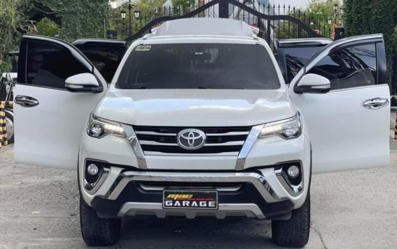 Pearwhite Toyota Fortuner 2017 for sale in Manila-9