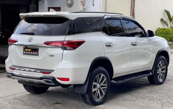 Pearwhite Toyota Fortuner 2017 for sale in Manila-7