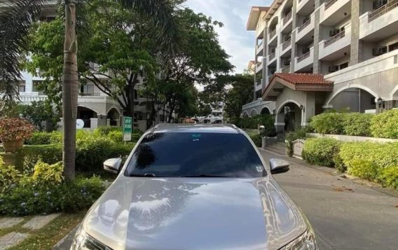 Selling Silver Toyota Fortuner 2018 in Las Piñas-4
