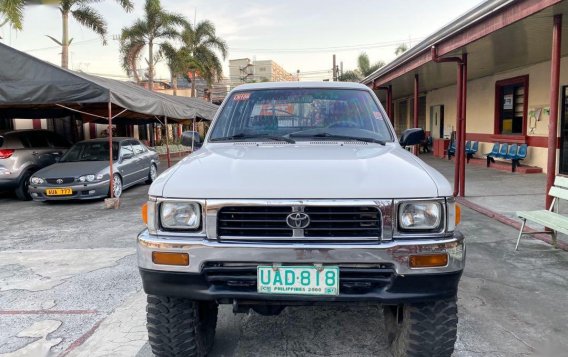 White Toyota Hilux 1995 for sale in Manual-4