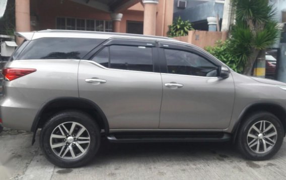 Sell Silver 2019 Toyota Fortuner in Pasay-4
