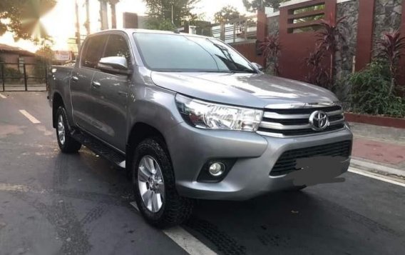 Grey Toyota Hilux 2016 for sale in Quezon City-2