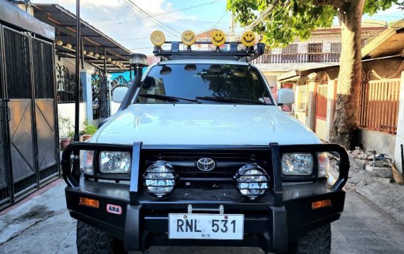 White Toyota Hilux 1999 for sale in Bacoor-1