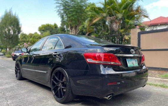 Selling Black Toyota Camry 2010 in Manila-8