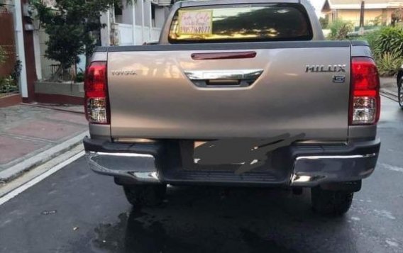 Grey Toyota Hilux 2016 for sale in Quezon City-3