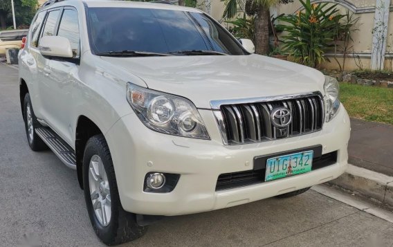 Selling Pearl White Toyota Land cruiser prado 2012 in Manila-6
