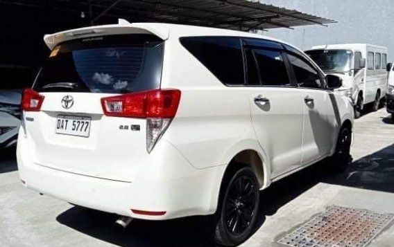 Selling White Toyota Innova 2021 in Quezon City