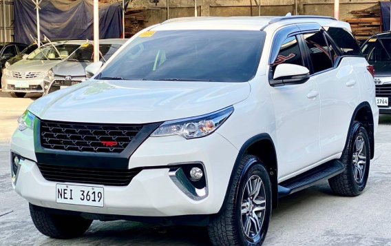 Selling White Toyota Fortuner 2019 in Parañaque-1