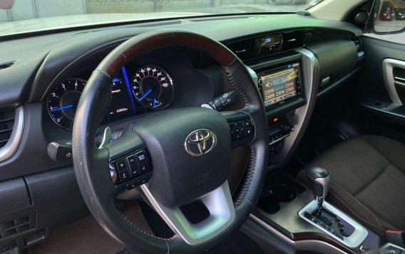 Selling White Toyota Fortuner 2019 in Parañaque-2