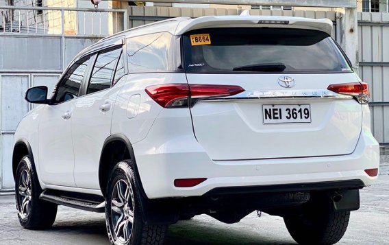 Selling White Toyota Fortuner 2019 in Parañaque-3