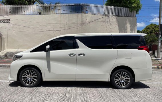 Selling Pearl White Toyota Alphard 2016 in Quezon City-3