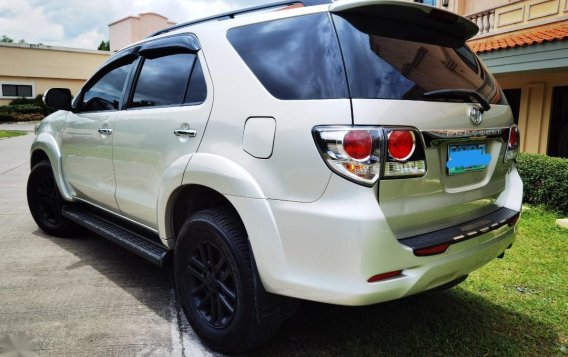 White Toyota Fortuner 2012 for sale in Automatic-9