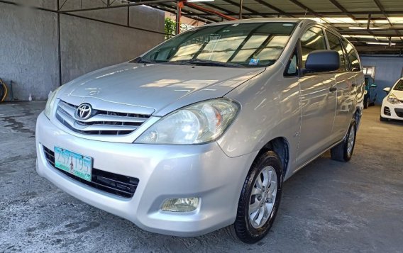 Silver Toyota Innova 2008 for sale in Las Piñas-1