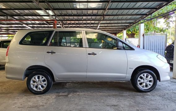 Silver Toyota Innova 2008 for sale in Las Piñas-6