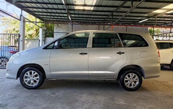 Silver Toyota Innova 2008 for sale in Las Piñas-8