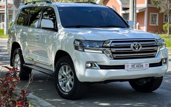 Pearl White Toyota Land Cruiser 2011 for sale in Manila-1