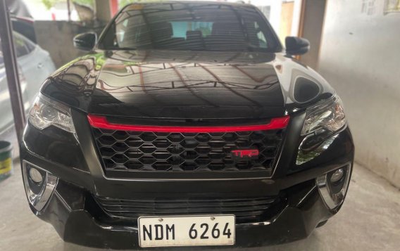 Selling Black Toyota Fortuner 2019 in Quezon -2