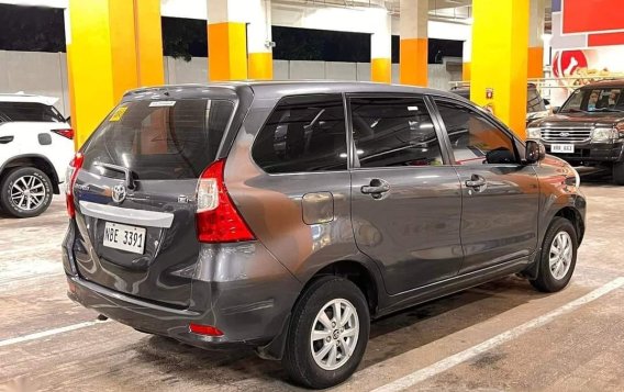 Selling Silver Toyota Avanza 2019 in Marikina-2