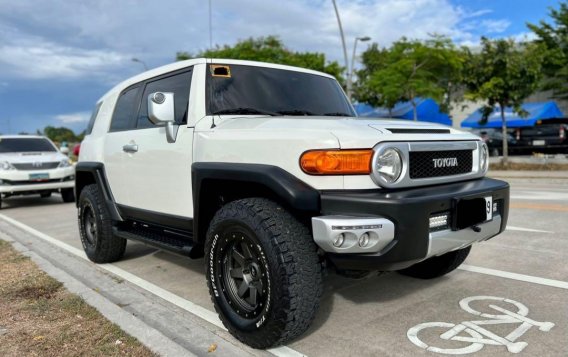 Selling Pearl White Toyota FJ Cruiser 2014 in Pasay