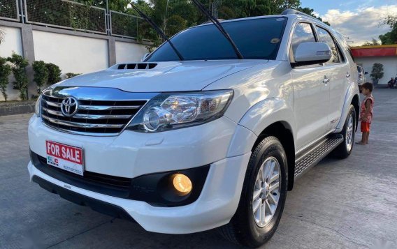 White Toyota Fortuner 2014 for sale in Quezon-1