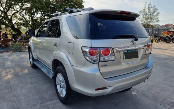 Selling Silver Toyota Fortuner 2013 in Manila-8