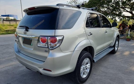 Selling Silver Toyota Fortuner 2013 in Manila-4