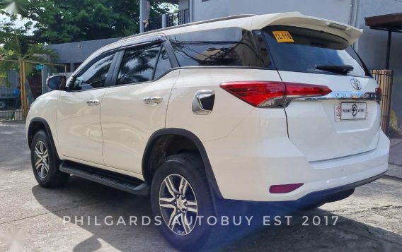 Selling White Toyota Fortuner 2019 in Las Piñas-3