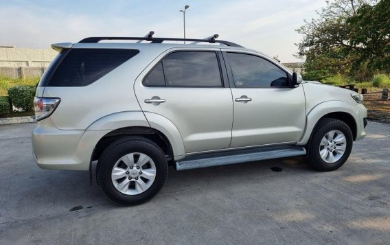 Selling Silver Toyota Fortuner 2013 in Manila-3