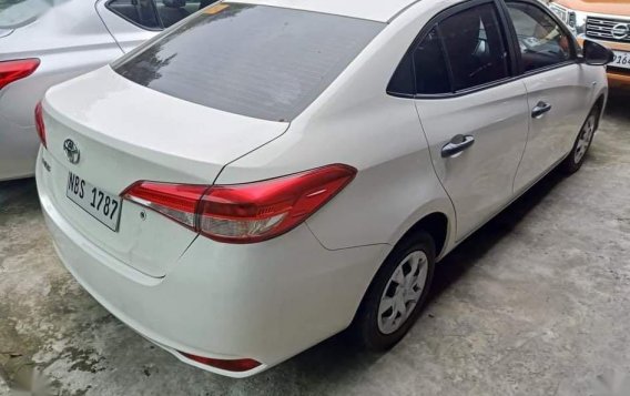 Selling Pearl White Toyota Vios 2019 in Manila-3
