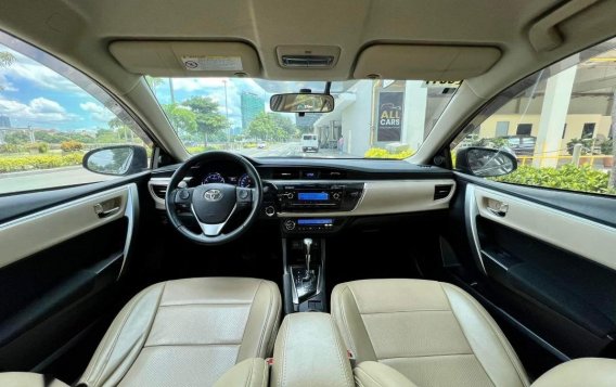 Selling Brown Toyota Corolla Altis 2015 in Manila-5