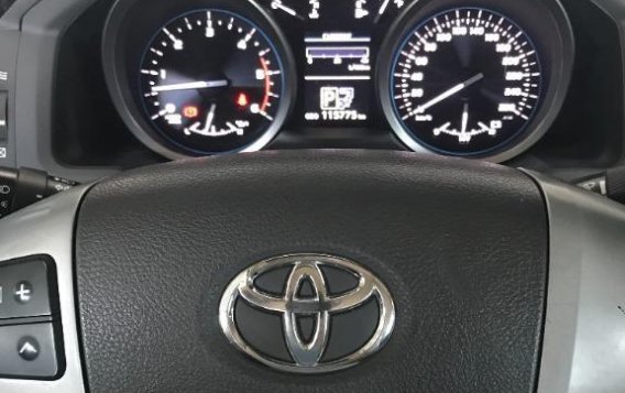 Selling Silver Toyota Land Cruiser 2014 in Manila-4
