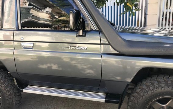 Black Toyota Land Cruiser 2000 for sale in Angeles -9