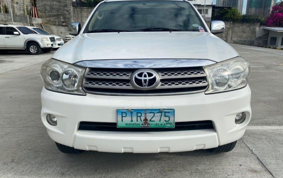 Selling White Toyota Fortuner 2011 in Manila
