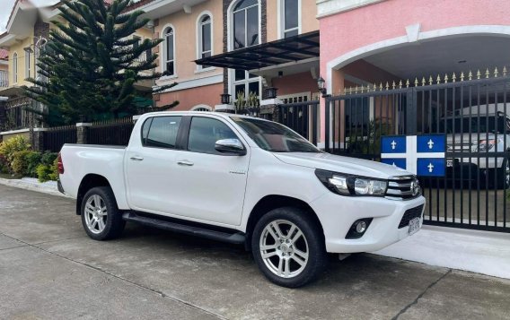 Selling Pearl White Toyota Hilux 2018 in Las Piñas-3