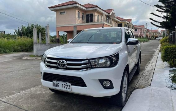 Selling Pearl White Toyota Hilux 2018 in Las Piñas-2