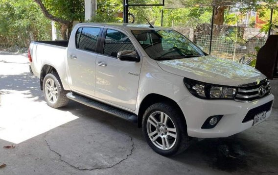 Selling Pearl White Toyota Hilux 2018 in Las Piñas-1