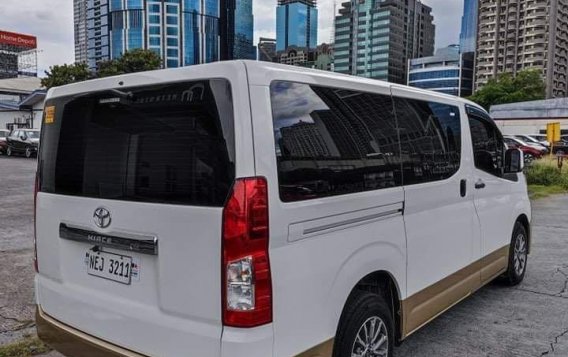 Selling White Toyota Hiace 2019 in Pasig-4