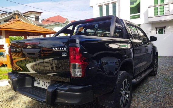 Black Toyota Hilux 2019 for sale in Pasig-2