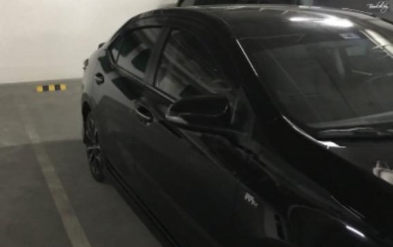 Selling Black Toyota Corolla Altis 2018 in Pasig-4