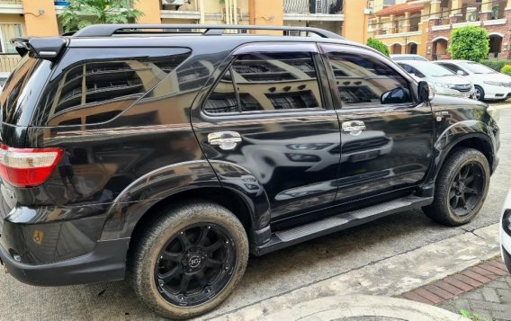 Selling Black Toyota Fortuner 2010 in Pasig-2