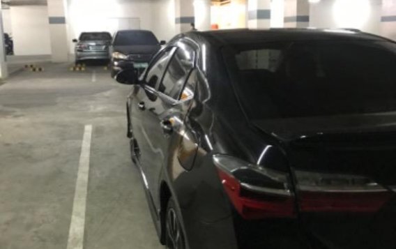 Selling Black Toyota Corolla Altis 2018 in Pasig-6