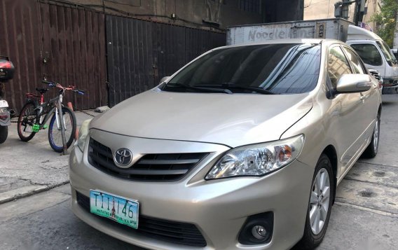 Selling Pearl White Toyota Corolla Altis 2011 in Mandaluyong-2