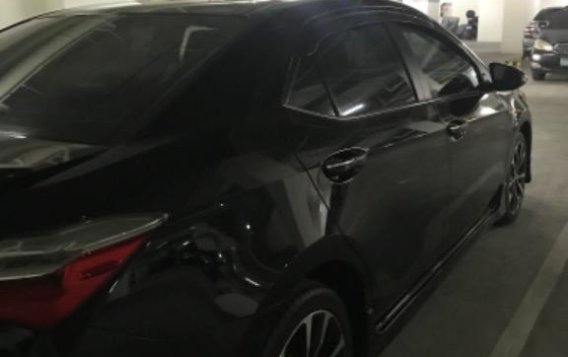 Selling Black Toyota Corolla Altis 2018 in Pasig-5