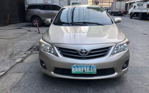 Selling Pearl White Toyota Corolla Altis 2011 in Mandaluyong