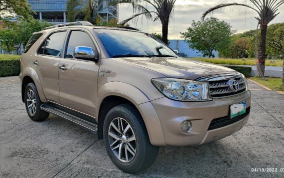 Sell Grey 2011 Toyota Fortuner in Manila-2