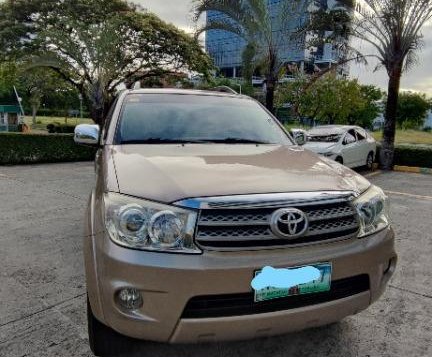 Sell Grey 2011 Toyota Fortuner in Manila-4