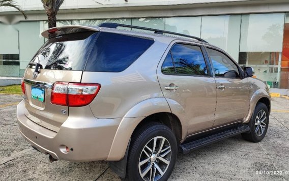 Sell Grey 2011 Toyota Fortuner in Manila-5