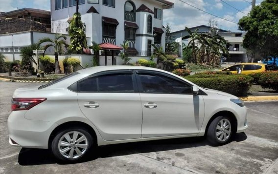 Selling Pearl White Toyota Vios 2018 in Quezon -3