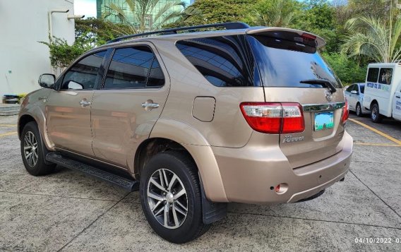 Sell Grey 2011 Toyota Fortuner in Manila-3